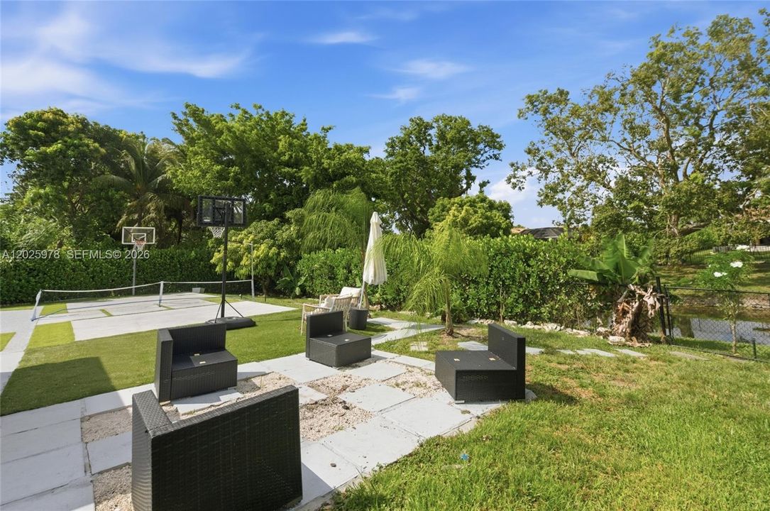 For Rent: $8,000 (4 beds, 2 baths, 2639 Square Feet)