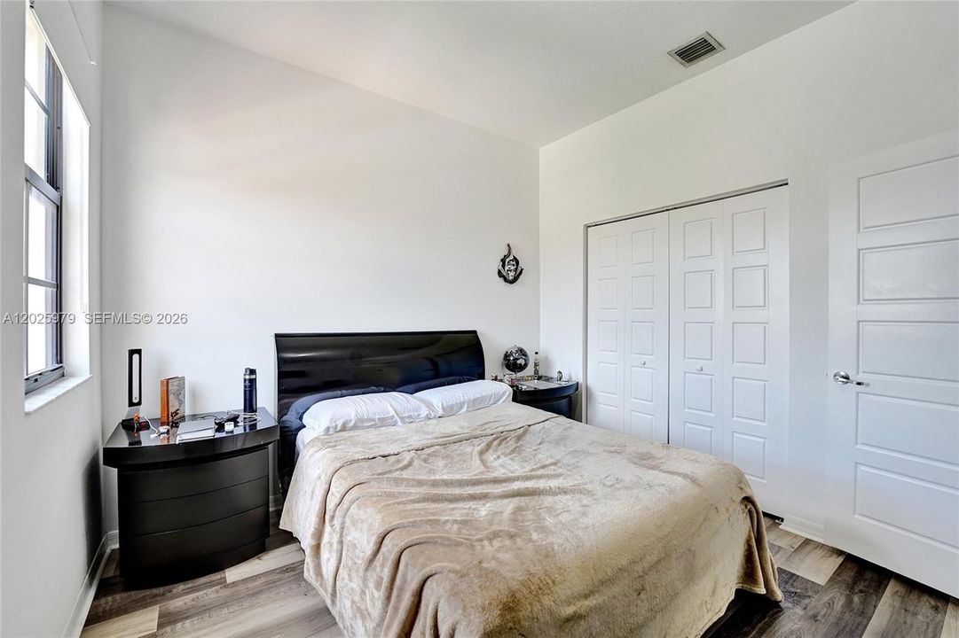 For Rent: $4,800 (4 beds, 2 baths, 2105 Square Feet)