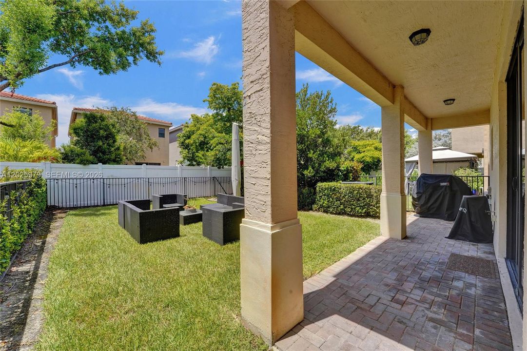 For Rent: $4,800 (4 beds, 2 baths, 2105 Square Feet)