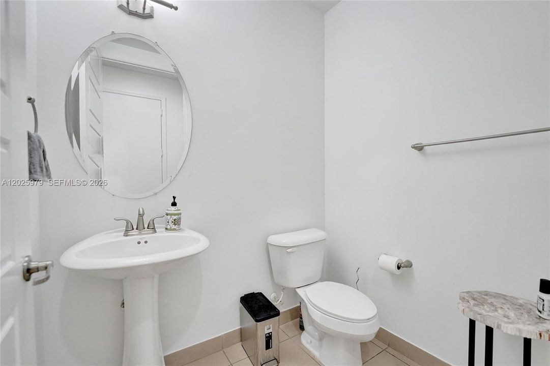 For Rent: $4,800 (4 beds, 2 baths, 2105 Square Feet)