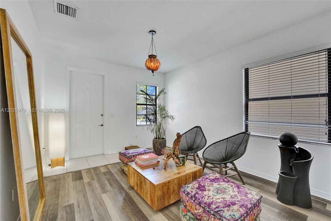 For Rent: $4,800 (4 beds, 2 baths, 2105 Square Feet)