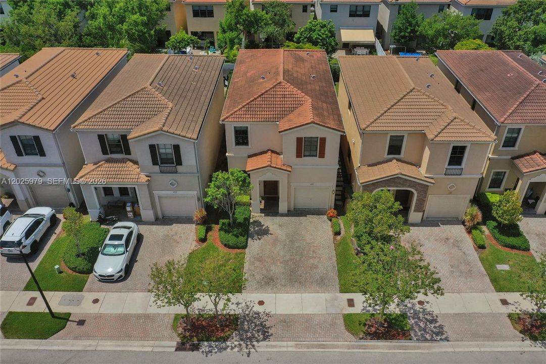 For Rent: $4,800 (4 beds, 2 baths, 2105 Square Feet)