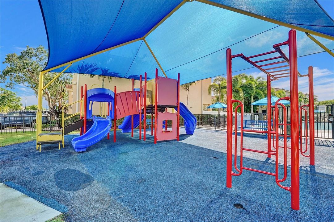 For Rent: $4,800 (4 beds, 2 baths, 2105 Square Feet)