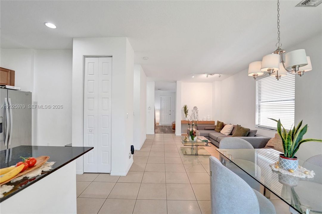 For Rent: $4,800 (4 beds, 2 baths, 2105 Square Feet)