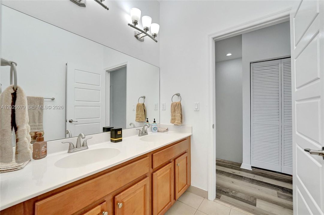 For Rent: $4,800 (4 beds, 2 baths, 2105 Square Feet)