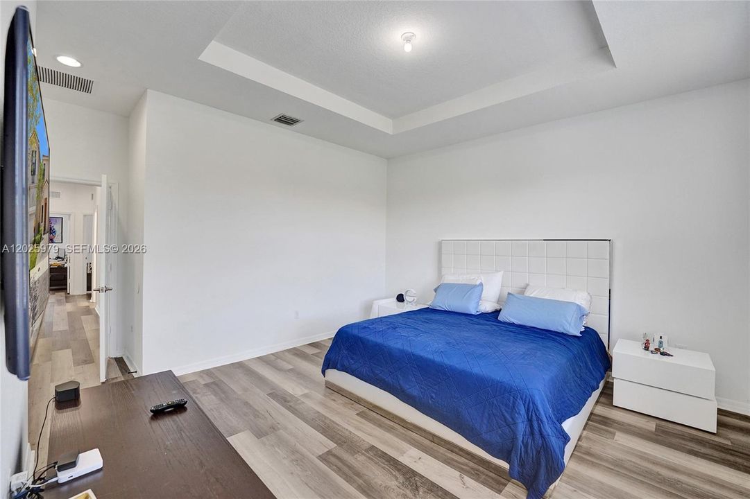For Rent: $4,800 (4 beds, 2 baths, 2105 Square Feet)