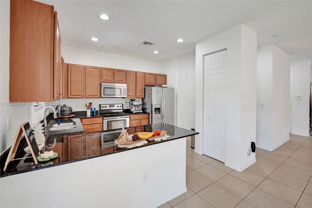For Rent: $4,800 (4 beds, 2 baths, 2105 Square Feet)