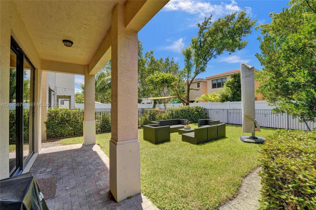 For Rent: $4,800 (4 beds, 2 baths, 2105 Square Feet)