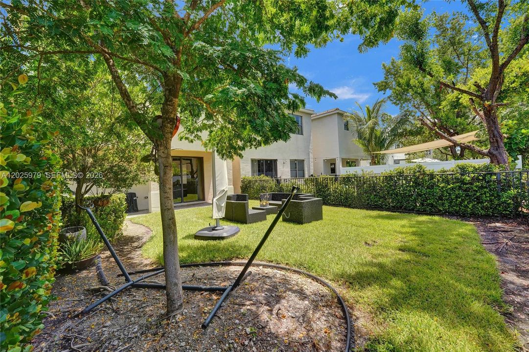 For Rent: $4,800 (4 beds, 2 baths, 2105 Square Feet)