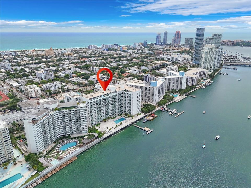 For Sale: $750,000 (1 beds, 1 baths, 852 Square Feet)