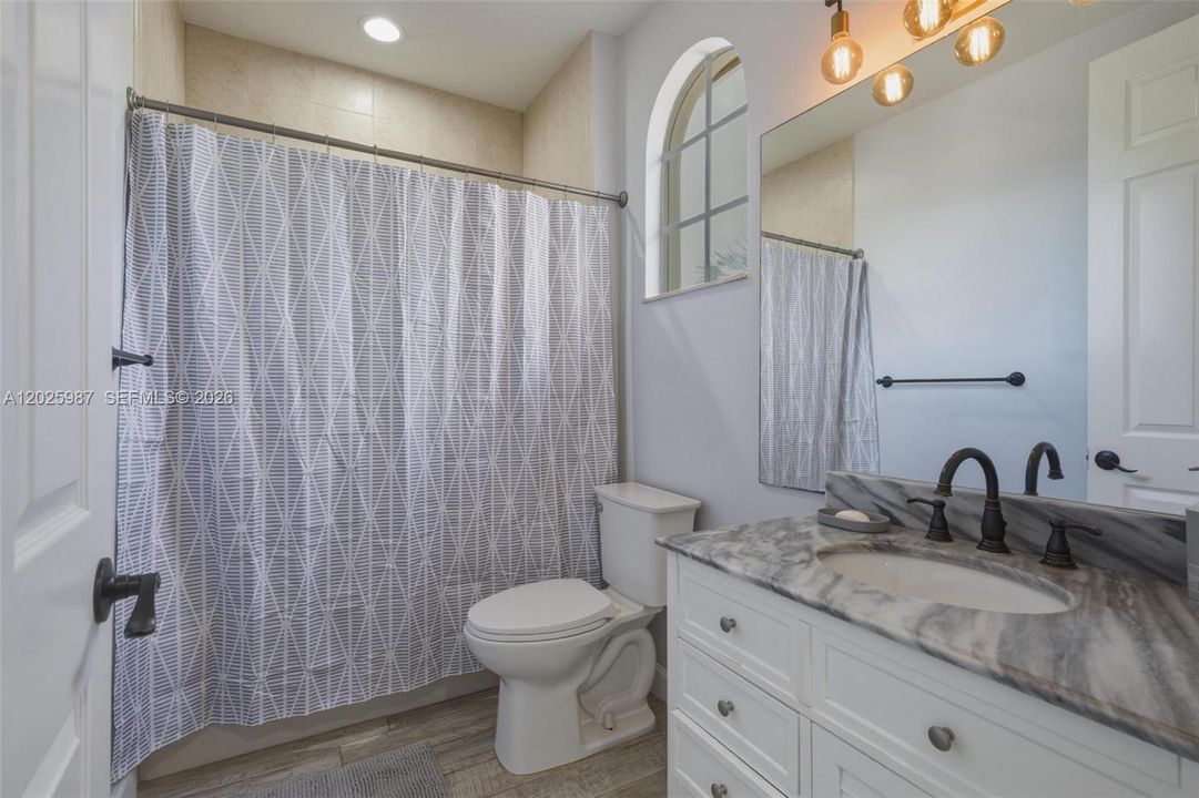 For Sale: $922,900 (4 beds, 3 baths, 2764 Square Feet)