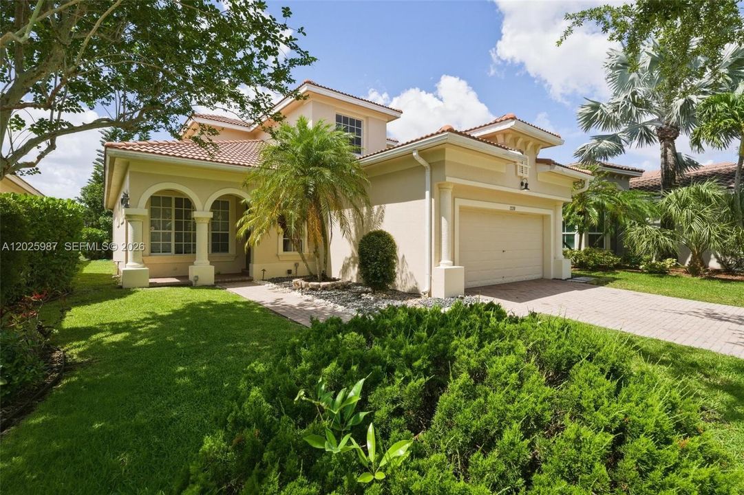 For Sale: $922,900 (4 beds, 3 baths, 2764 Square Feet)