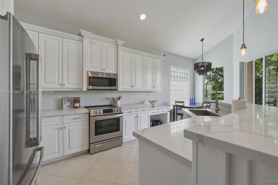 For Sale: $922,900 (4 beds, 3 baths, 2764 Square Feet)