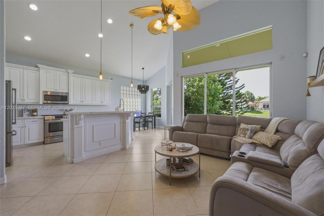 For Sale: $922,900 (4 beds, 3 baths, 2764 Square Feet)