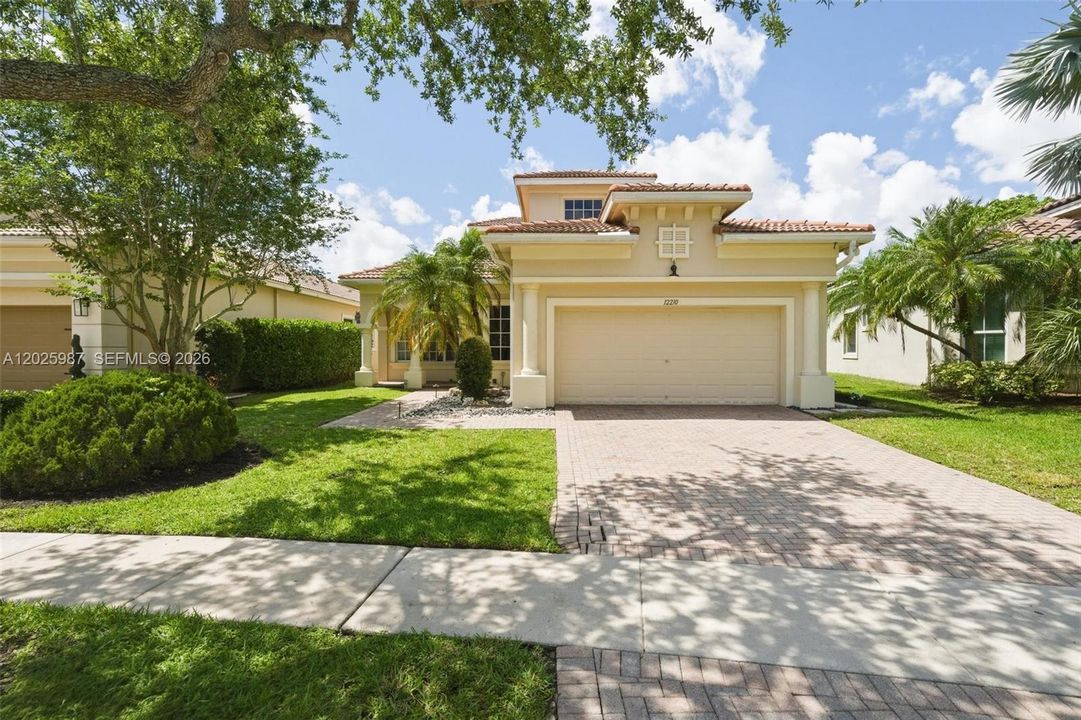 For Sale: $922,900 (4 beds, 3 baths, 2764 Square Feet)
