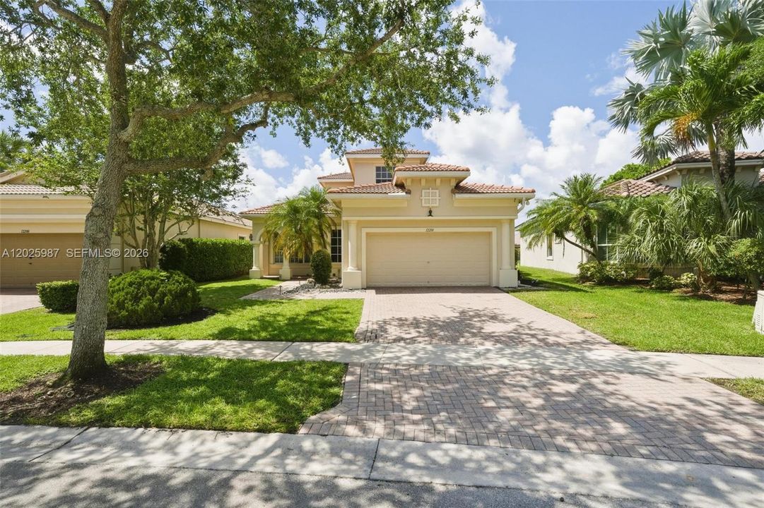 For Sale: $922,900 (4 beds, 3 baths, 2764 Square Feet)