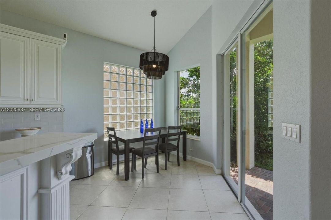 For Sale: $922,900 (4 beds, 3 baths, 2764 Square Feet)