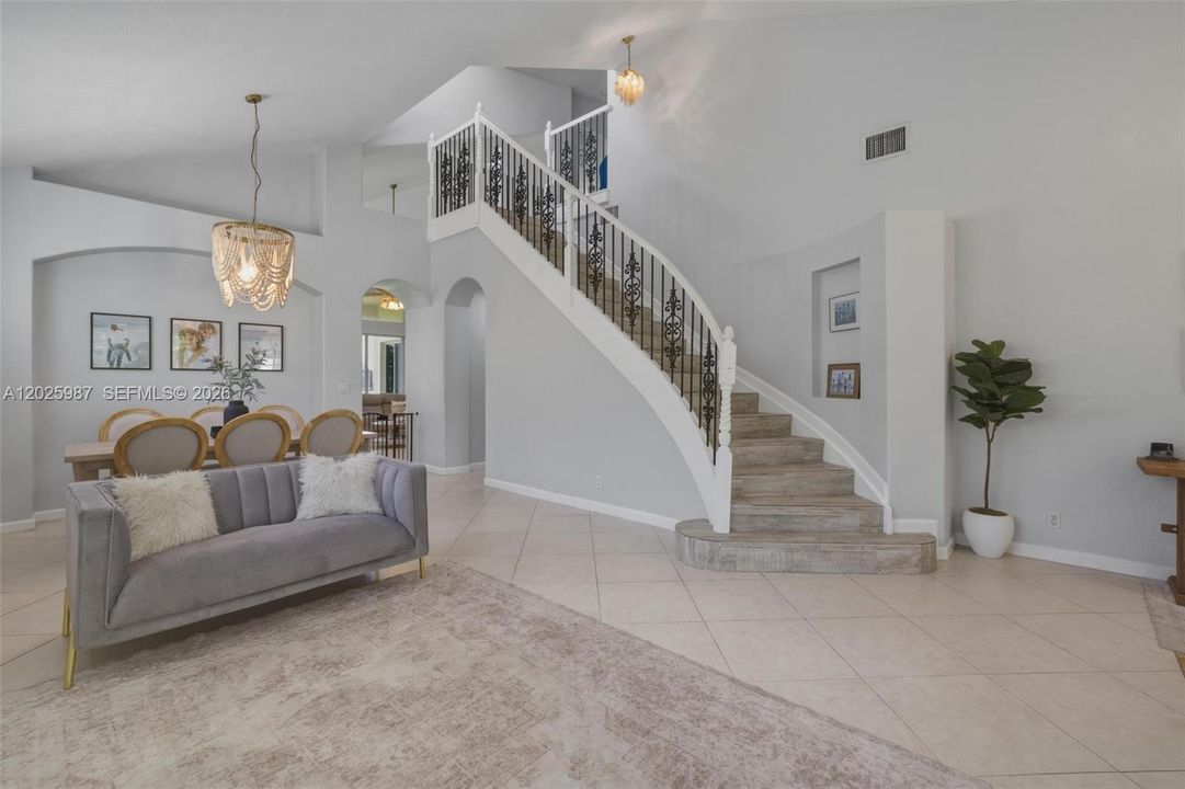 For Sale: $922,900 (4 beds, 3 baths, 2764 Square Feet)