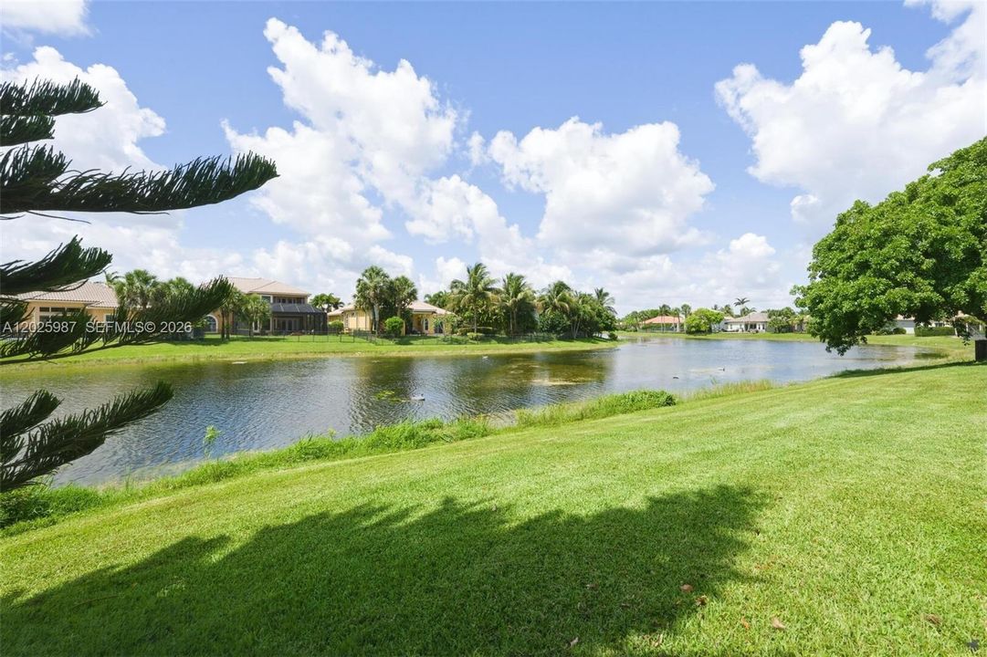 For Sale: $922,900 (4 beds, 3 baths, 2764 Square Feet)