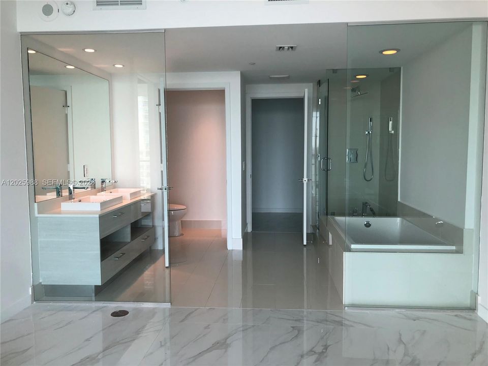 Active With Contract: $6,000 (2 beds, 3 baths, 1151 Square Feet)