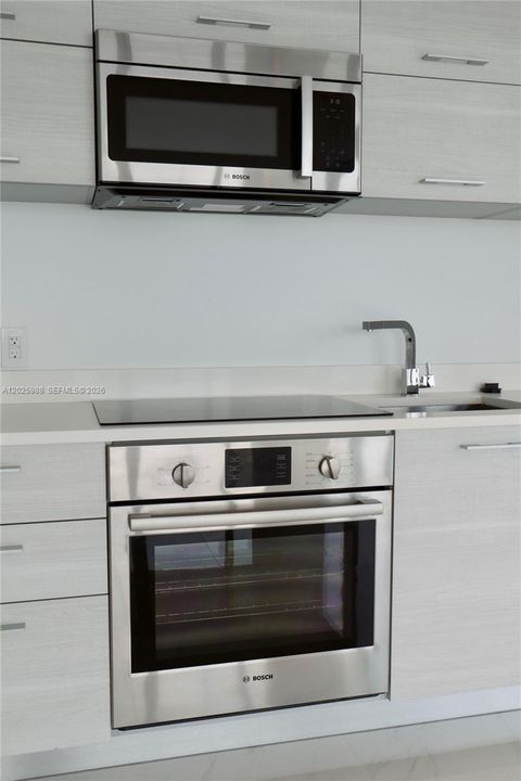 Active With Contract: $6,000 (2 beds, 3 baths, 1151 Square Feet)