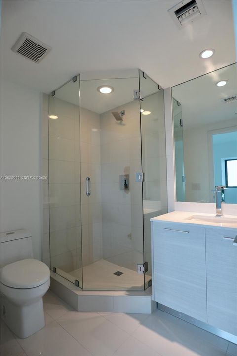 Active With Contract: $6,000 (2 beds, 3 baths, 1151 Square Feet)