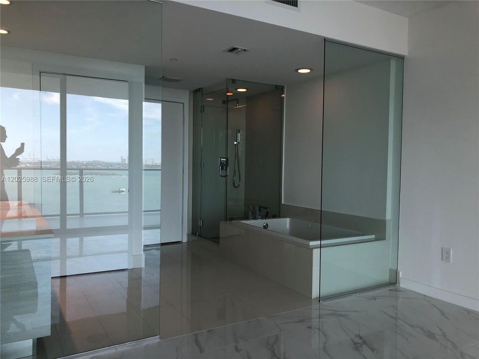 Active With Contract: $6,000 (2 beds, 3 baths, 1151 Square Feet)