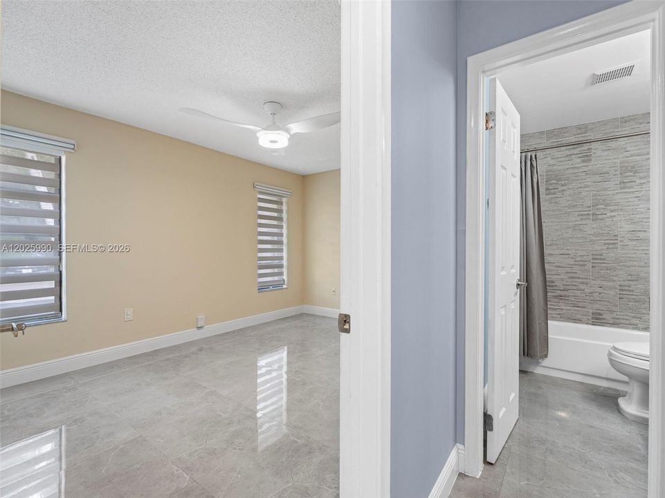 For Rent: $2,500 (2 beds, 2 baths, 1060 Square Feet)