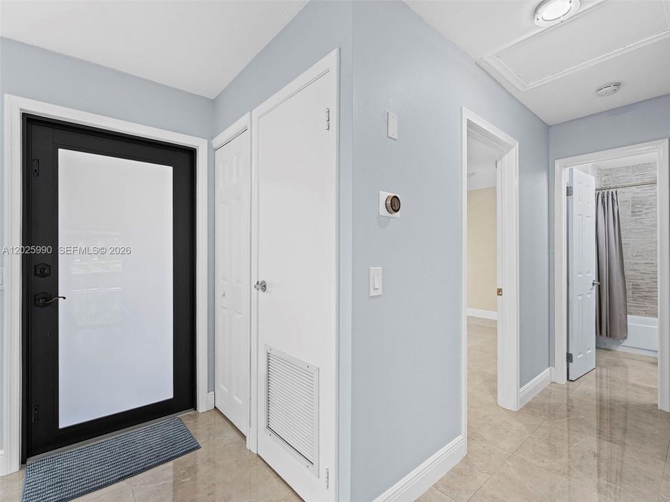 For Rent: $2,500 (2 beds, 2 baths, 1060 Square Feet)