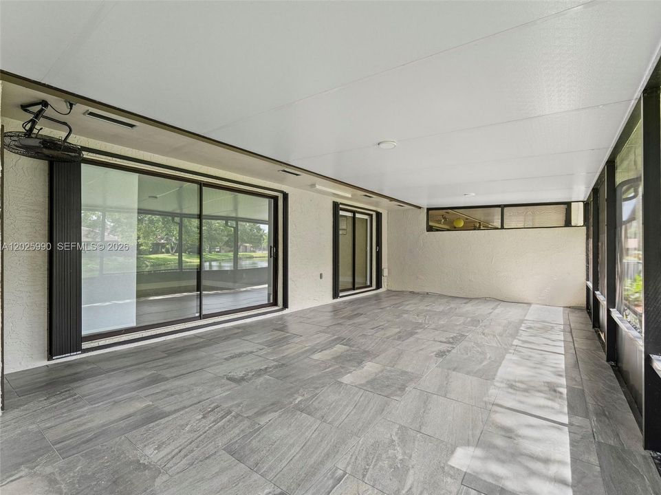 For Rent: $2,500 (2 beds, 2 baths, 1060 Square Feet)