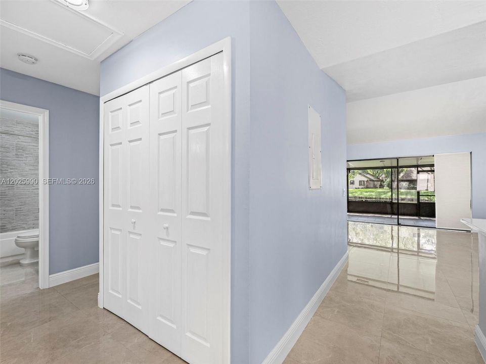 For Rent: $2,500 (2 beds, 2 baths, 1060 Square Feet)