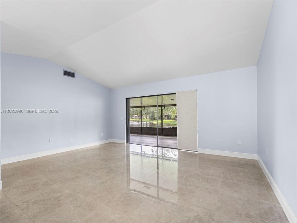 For Rent: $2,500 (2 beds, 2 baths, 1060 Square Feet)