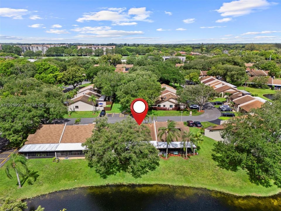 For Rent: $2,500 (2 beds, 2 baths, 1060 Square Feet)