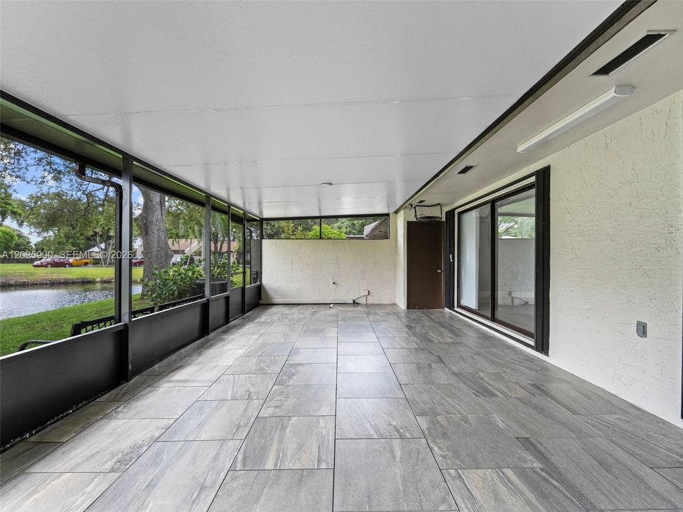 For Rent: $2,500 (2 beds, 2 baths, 1060 Square Feet)