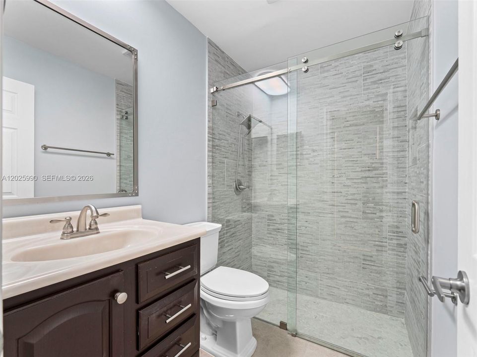 For Rent: $2,500 (2 beds, 2 baths, 1060 Square Feet)