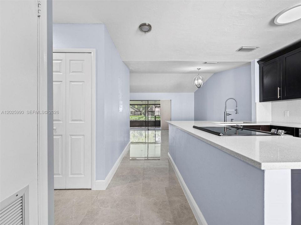 For Rent: $2,500 (2 beds, 2 baths, 1060 Square Feet)