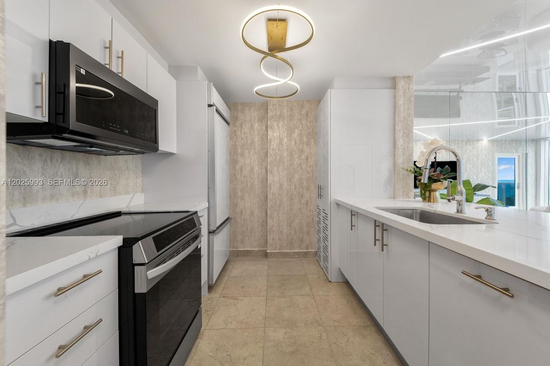 В аренду: $6,800 (1 спален, 1 ванн, 896 Квадратных фут)