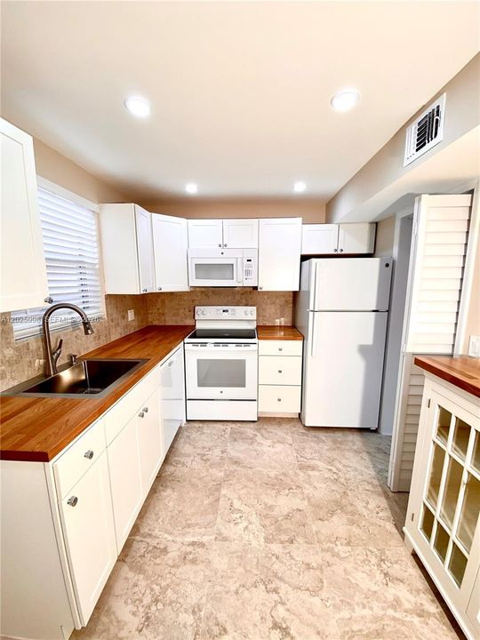 For Rent: $3,800 (2 beds, 2 baths, 1440 Square Feet)