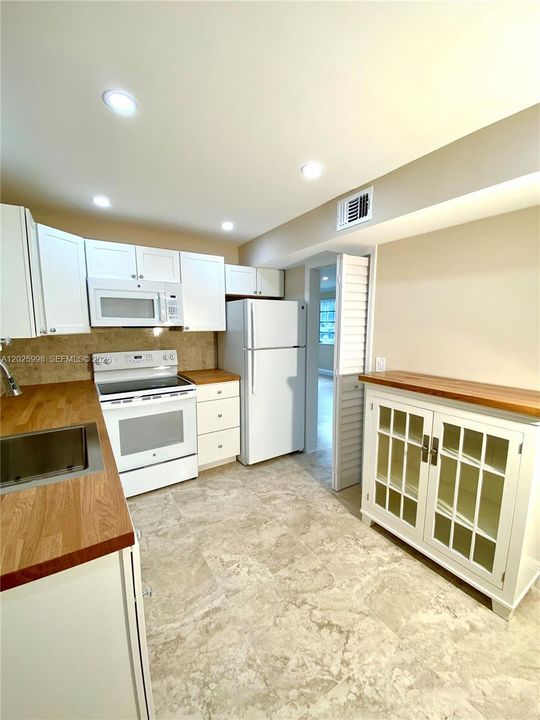 For Rent: $3,800 (2 beds, 2 baths, 1440 Square Feet)