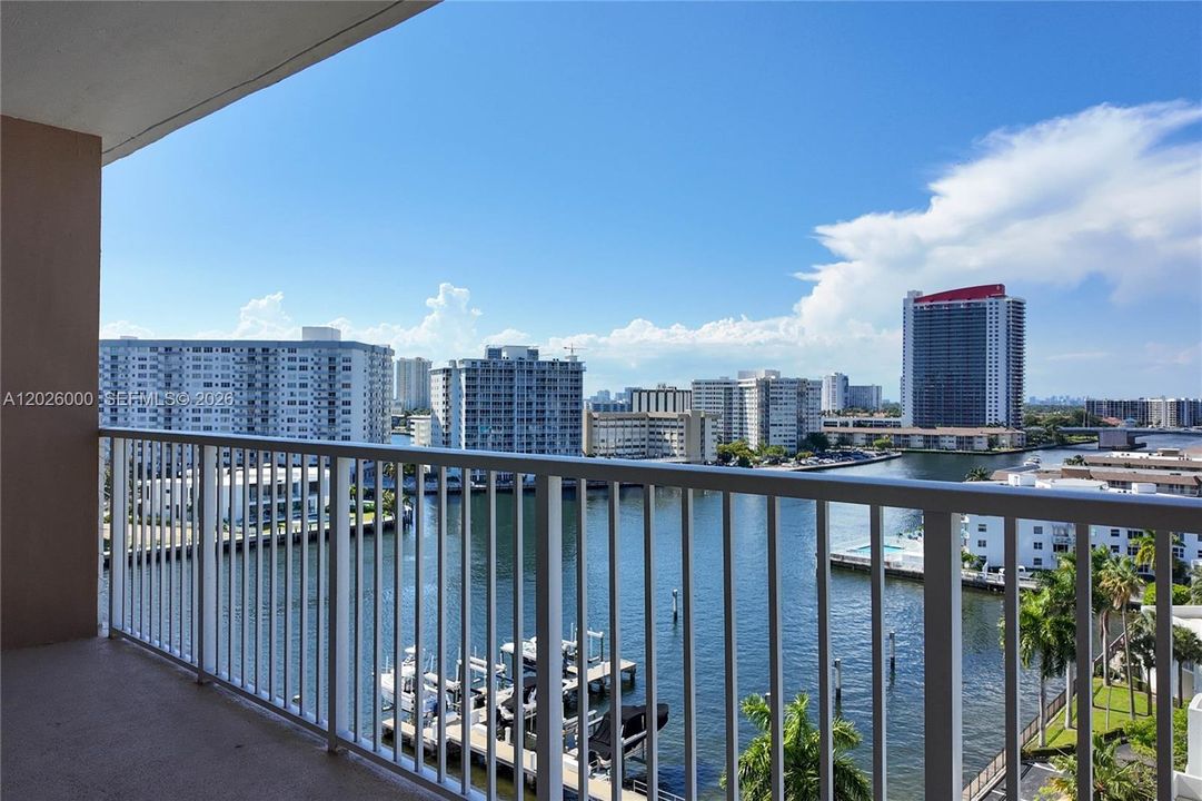 For Rent: $1,850 (1 beds, 1 baths, 545 Square Feet)