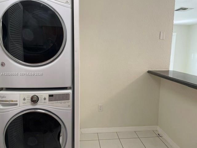 В аренду: $2,650 (2 спален, 1 ванн, 900 Квадратных фут)