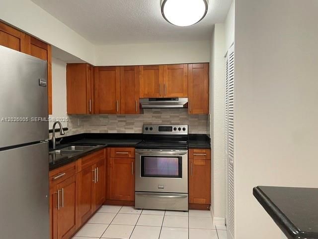 В аренду: $2,650 (2 спален, 1 ванн, 900 Квадратных фут)