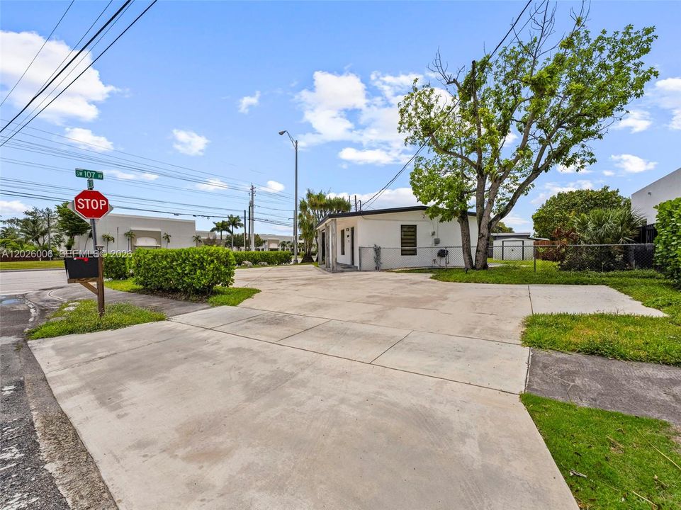 En Venta: $650,000 (2 camas, 1 baños, 808 Pies cuadrados)