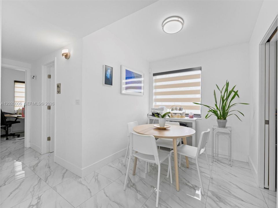En Venta: $650,000 (2 camas, 1 baños, 808 Pies cuadrados)