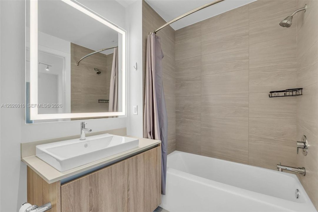 На продажу: $615,000 (1 спален, 2 ванн, 850 Квадратных фут)