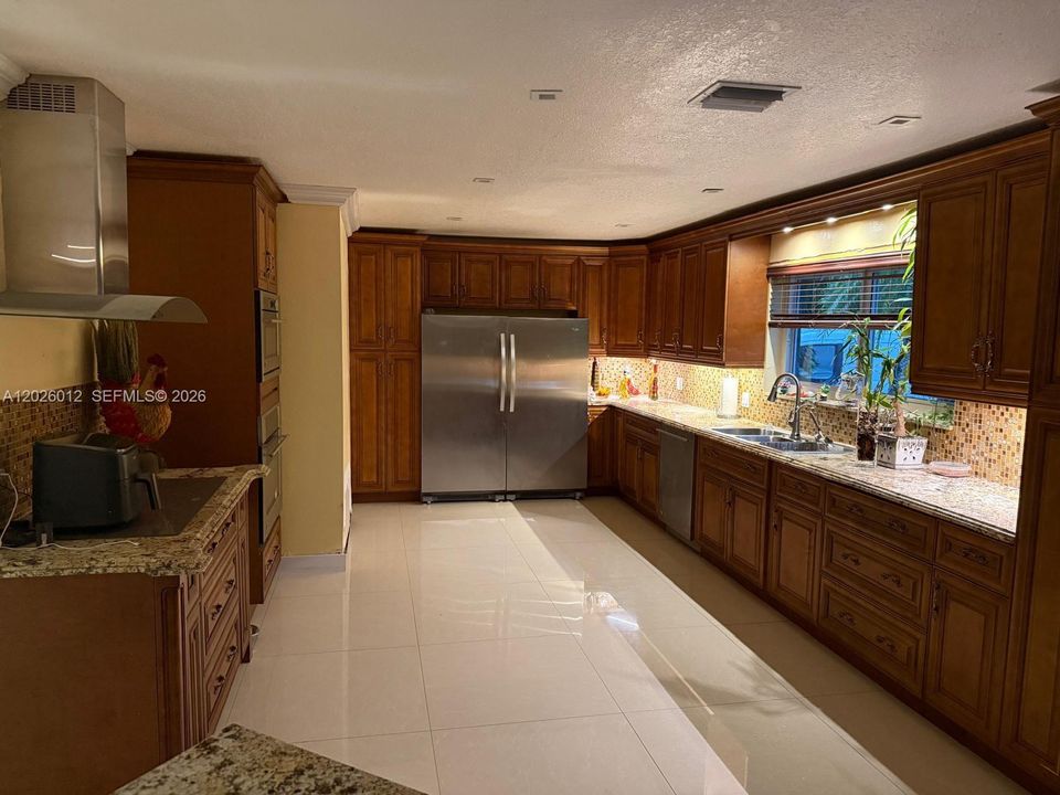For Rent: $10,500 (4 beds, 3 baths, 3938 Square Feet)