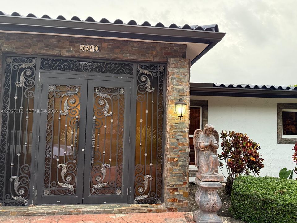 For Rent: $10,500 (4 beds, 3 baths, 3938 Square Feet)