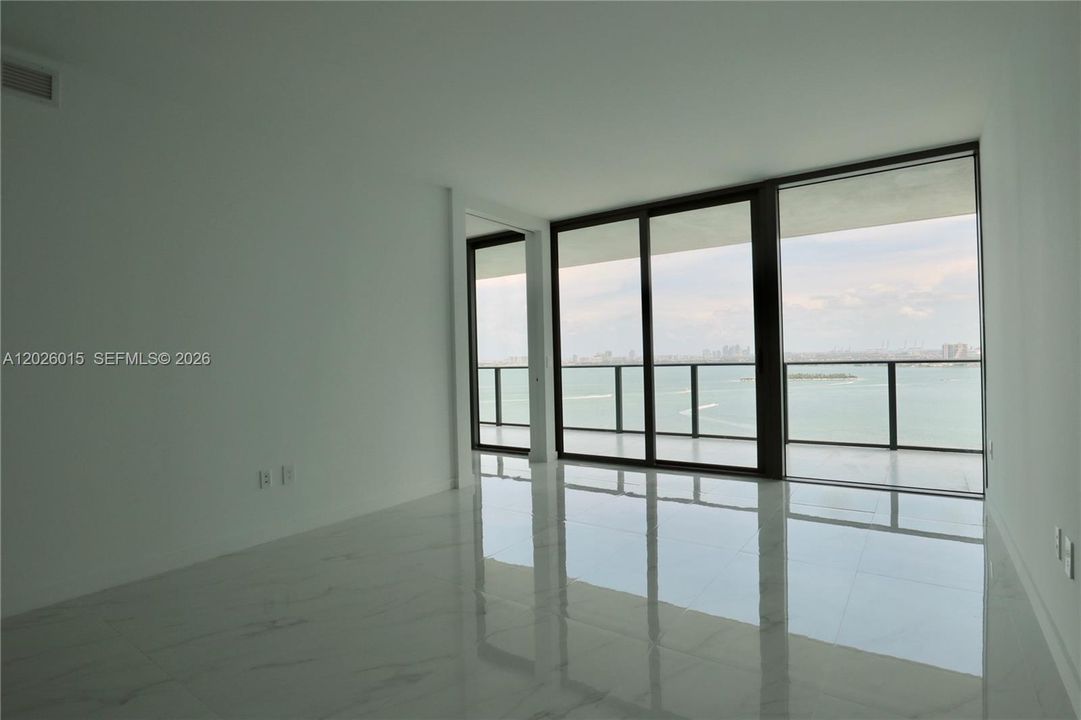 For Rent: $6,000 (2 beds, 2 baths, 1067 Square Feet)