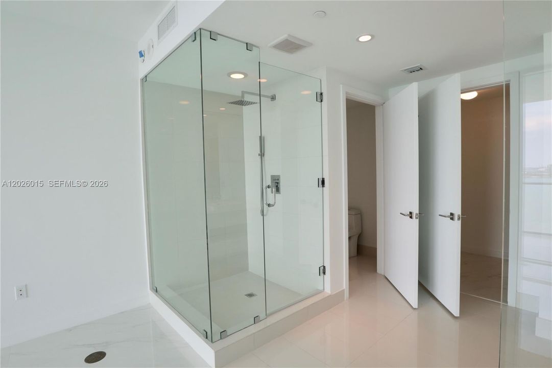 For Rent: $6,000 (2 beds, 2 baths, 1067 Square Feet)