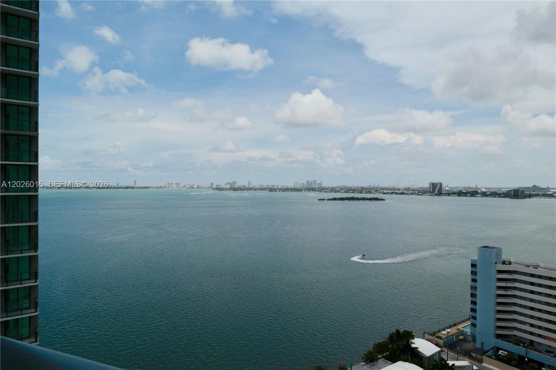 For Rent: $6,000 (2 beds, 2 baths, 1067 Square Feet)
